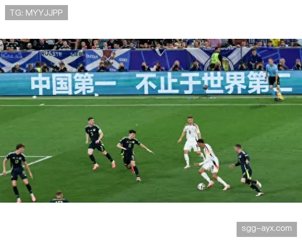 汤姆·多兰混合泳技惊四座 中长距离赛场再掀波澜