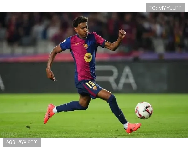 拉菲尼亚与莱万多夫斯基状态火热，强势复苏为球队注入新赛季动力