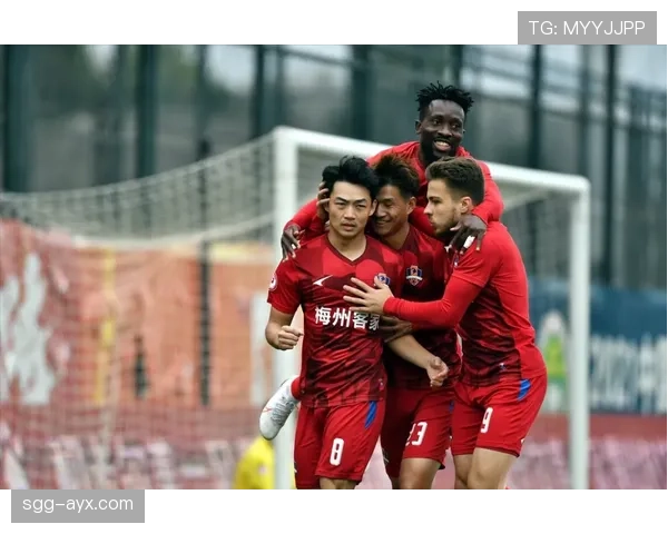 德甲转会市场持续升温：新星加盟与核心球员续约引热议