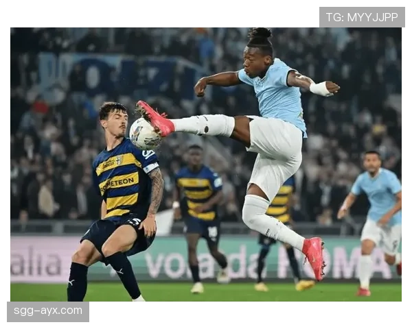 塞维利亚高效防守反击逆转取胜，全取联赛三分彰显战术威力