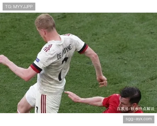 德布劳内 vs 穆勒:进攻组织与无球跑动的战术差异解析 德布劳内 vs 穆勒:进攻组织与无球跑动的战术差异解析